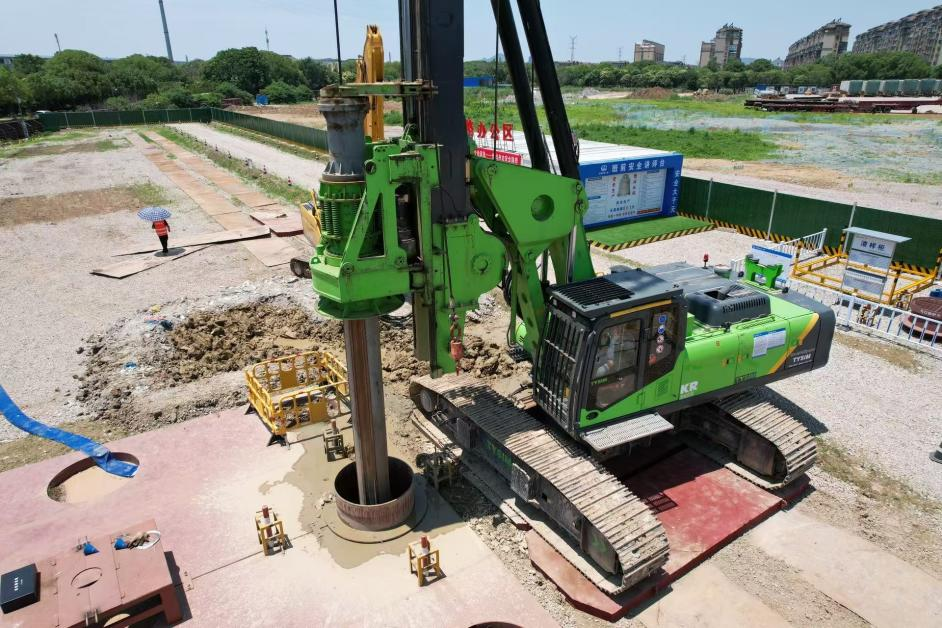首樁擎進(jìn) 基石擔(dān)當(dāng)┃泰信機(jī)械KR240E助力鹽宜高鐵主體工程全線啟動